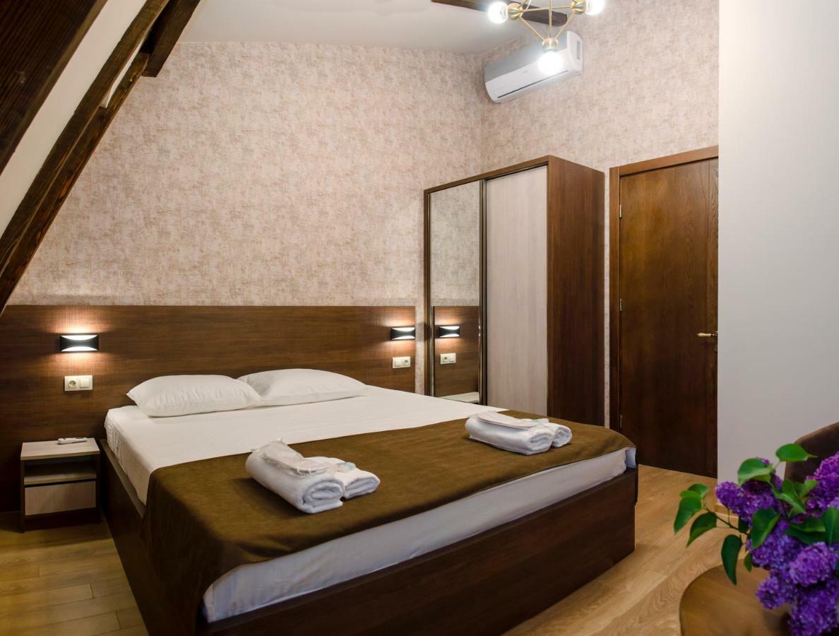 Home@97 On Aghmashenebeli Avenue Tbilisi Exterior photo