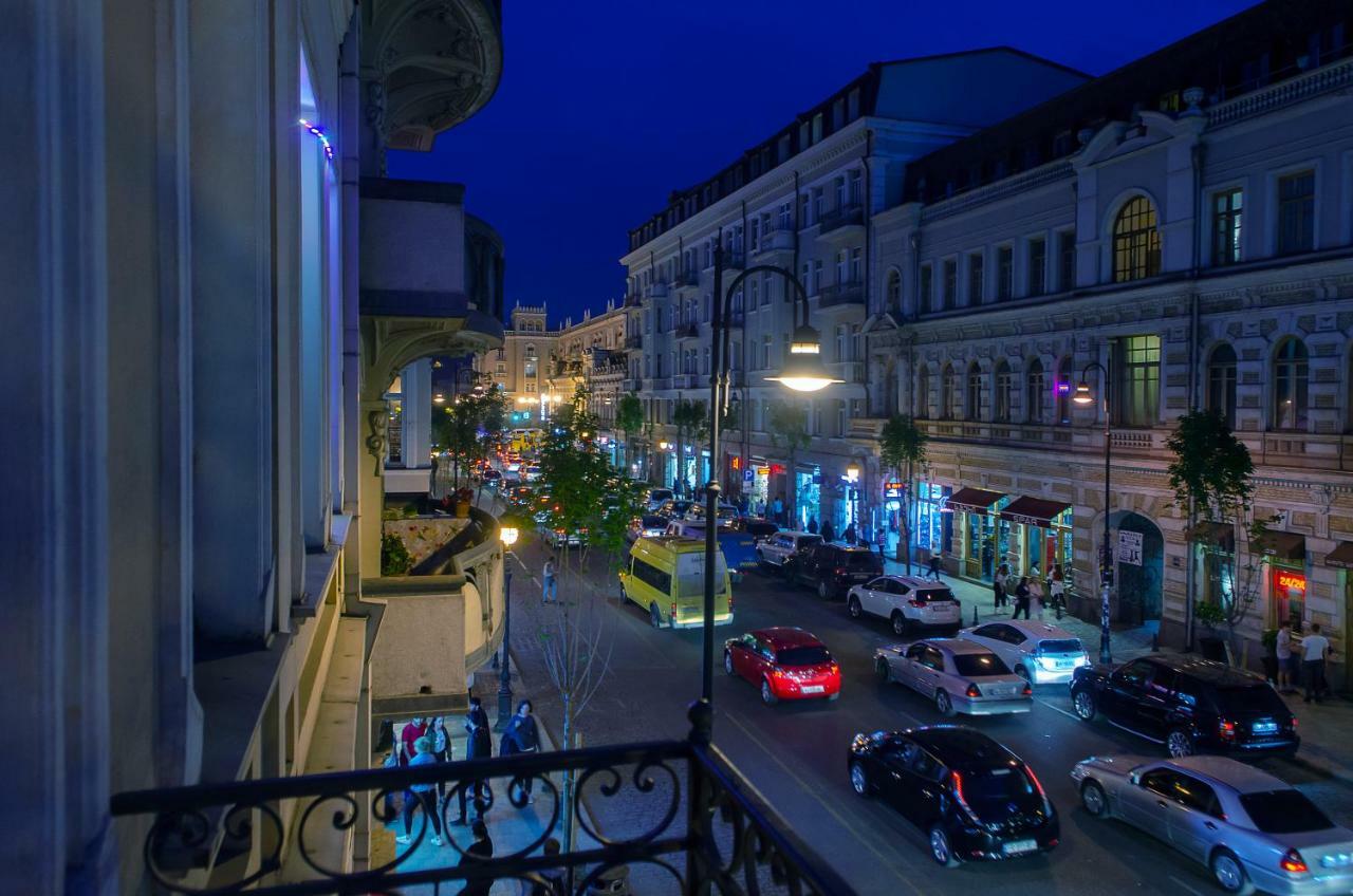 Home@97 On Aghmashenebeli Avenue Tbilisi Exterior photo
