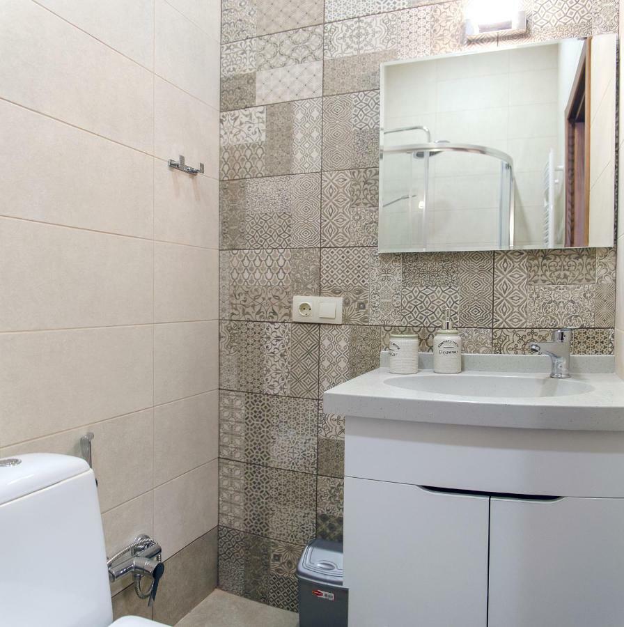 Home@97 On Aghmashenebeli Avenue Tbilisi Exterior photo